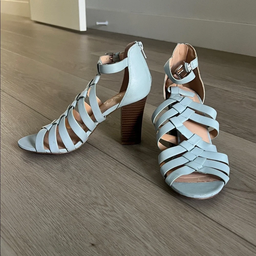 XOXO Pale Blue Crisscross Heeled Sandals Size 7 - Picture 2 of 11